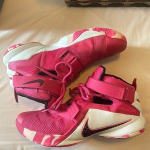 Lebron Soldier IX Breast Cancer